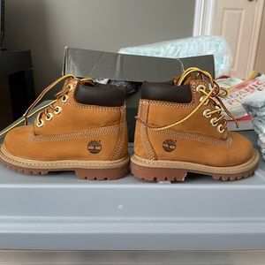 Toddler boys size 5 never worn timberland boots